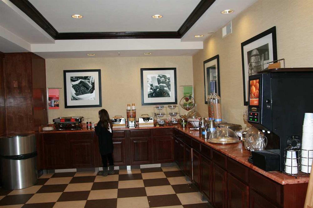 Hampton By Hilton Brattleboro Restaurante foto