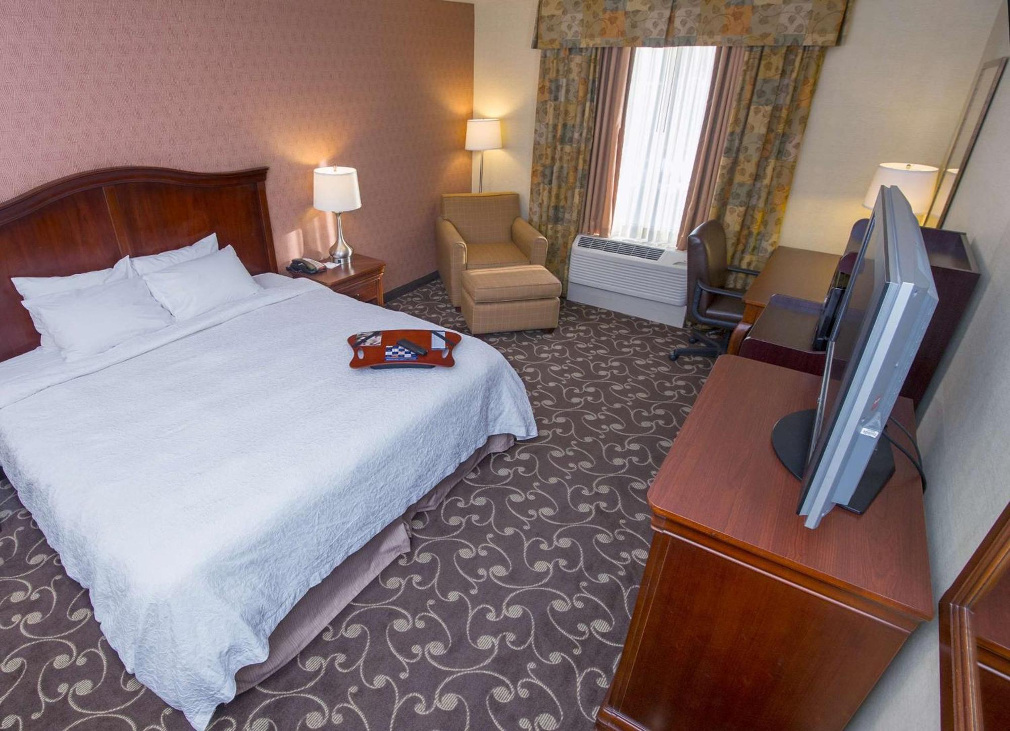 Hampton By Hilton Brattleboro Exterior foto